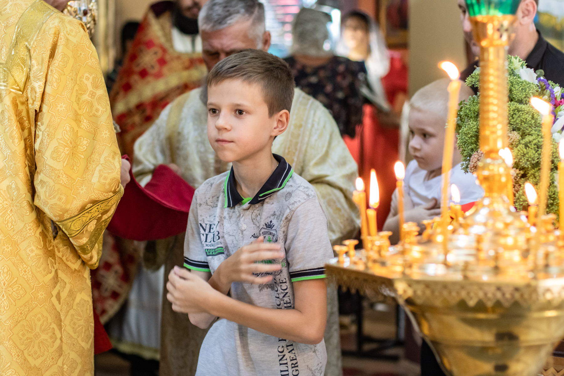 дети на празднике в храме